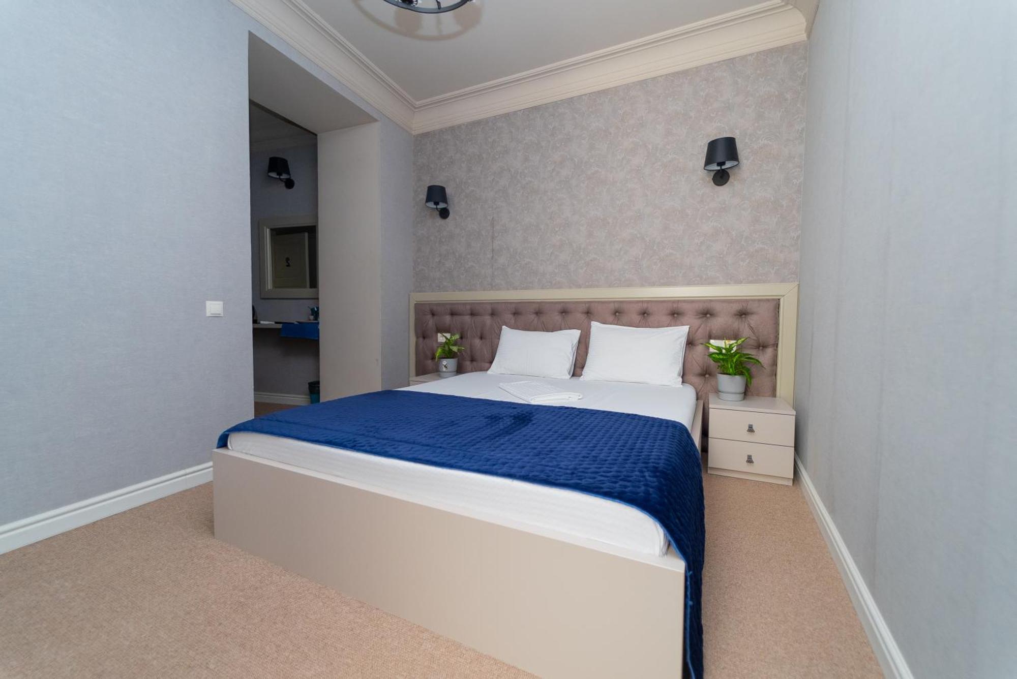Maner Hotel Odessa Esterno foto