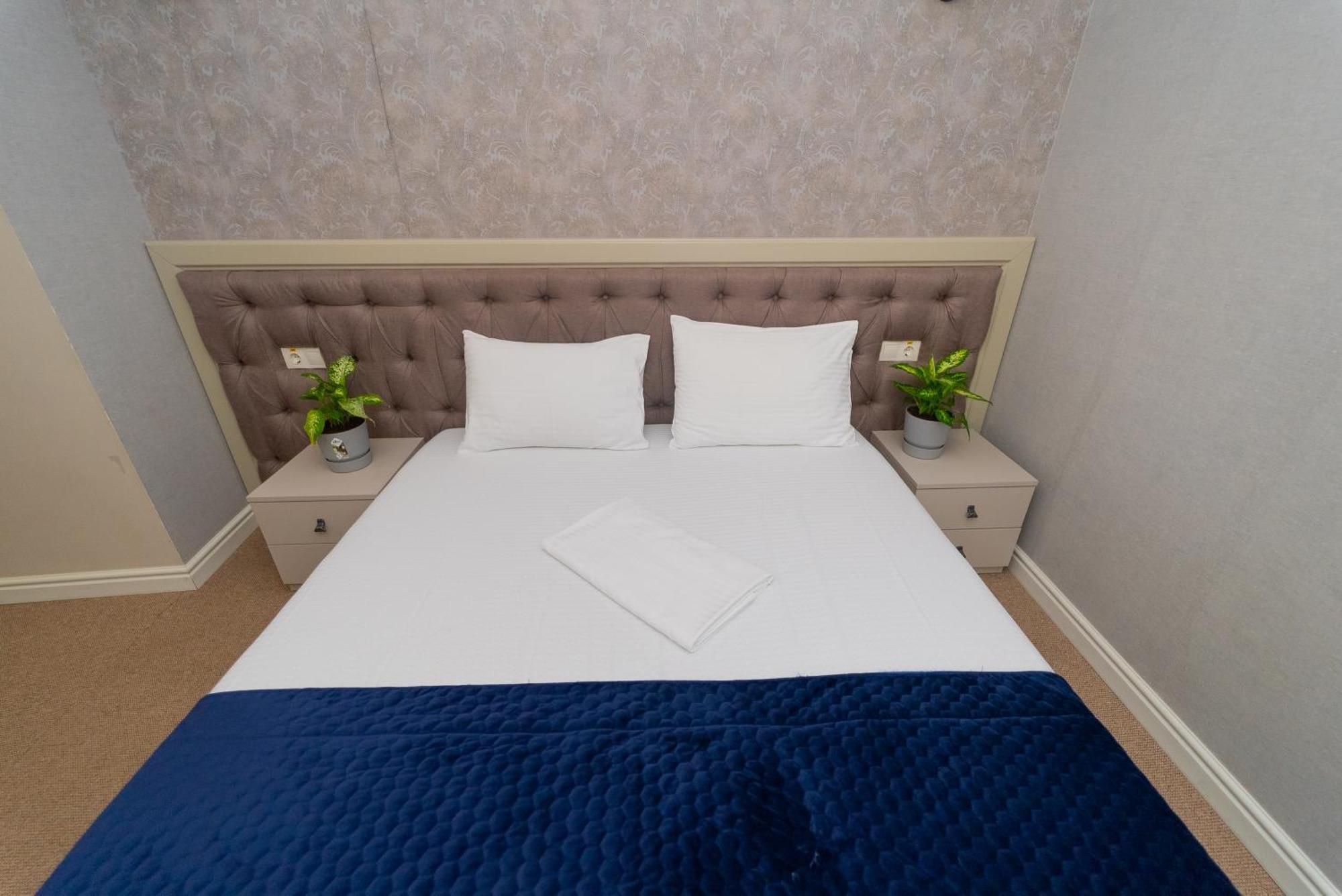 Maner Hotel Odessa Esterno foto